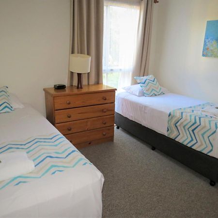 The Shores Holiday Apartments Mackay Rum bild