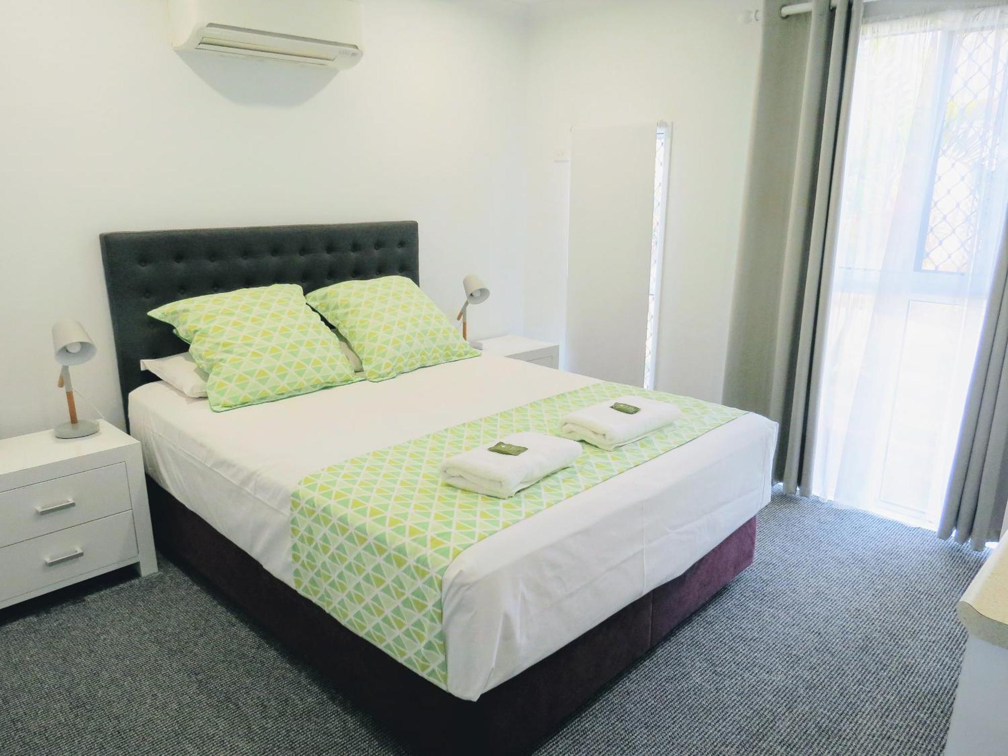 The Shores Holiday Apartments Mackay Rum bild