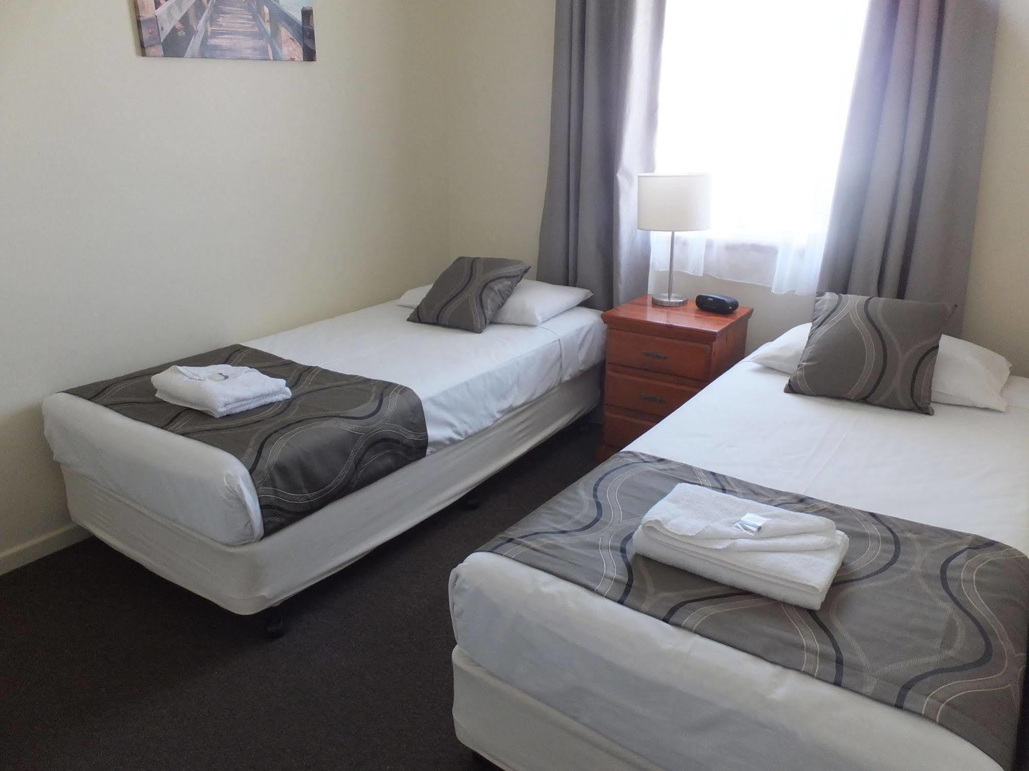 The Shores Holiday Apartments Mackay Exteriör bild