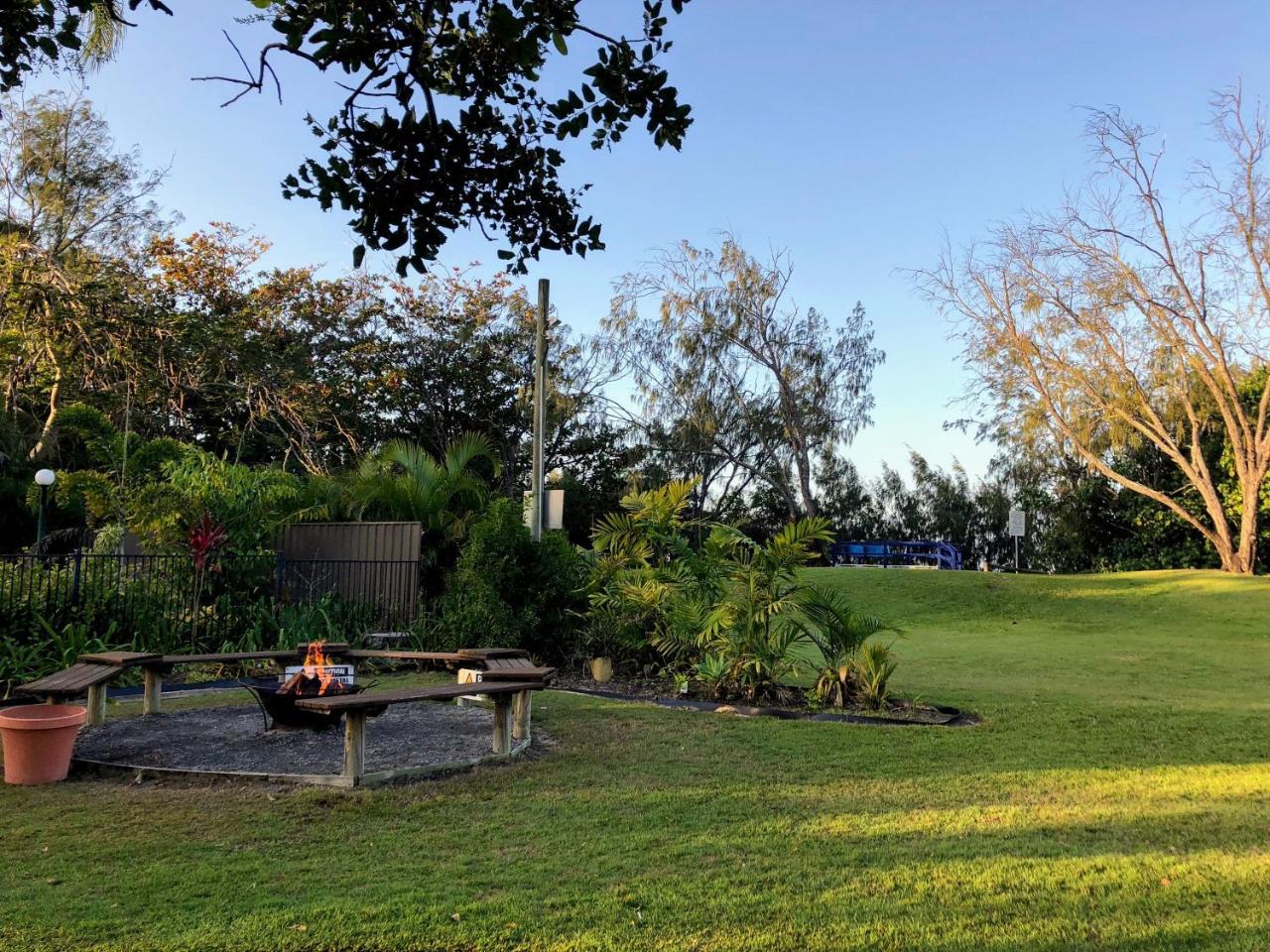 The Shores Holiday Apartments Mackay Exteriör bild