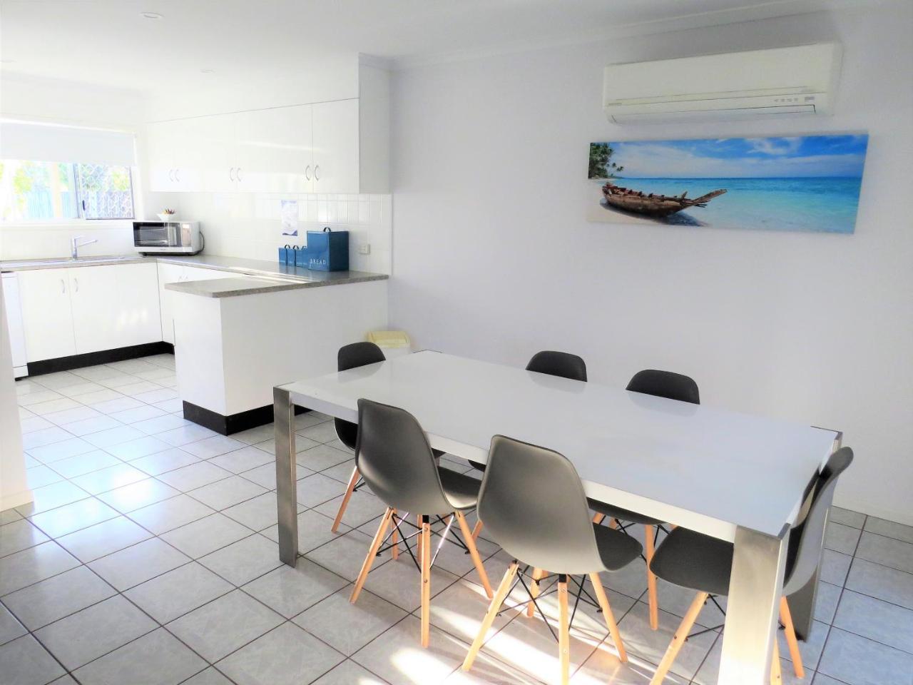 The Shores Holiday Apartments Mackay Exteriör bild