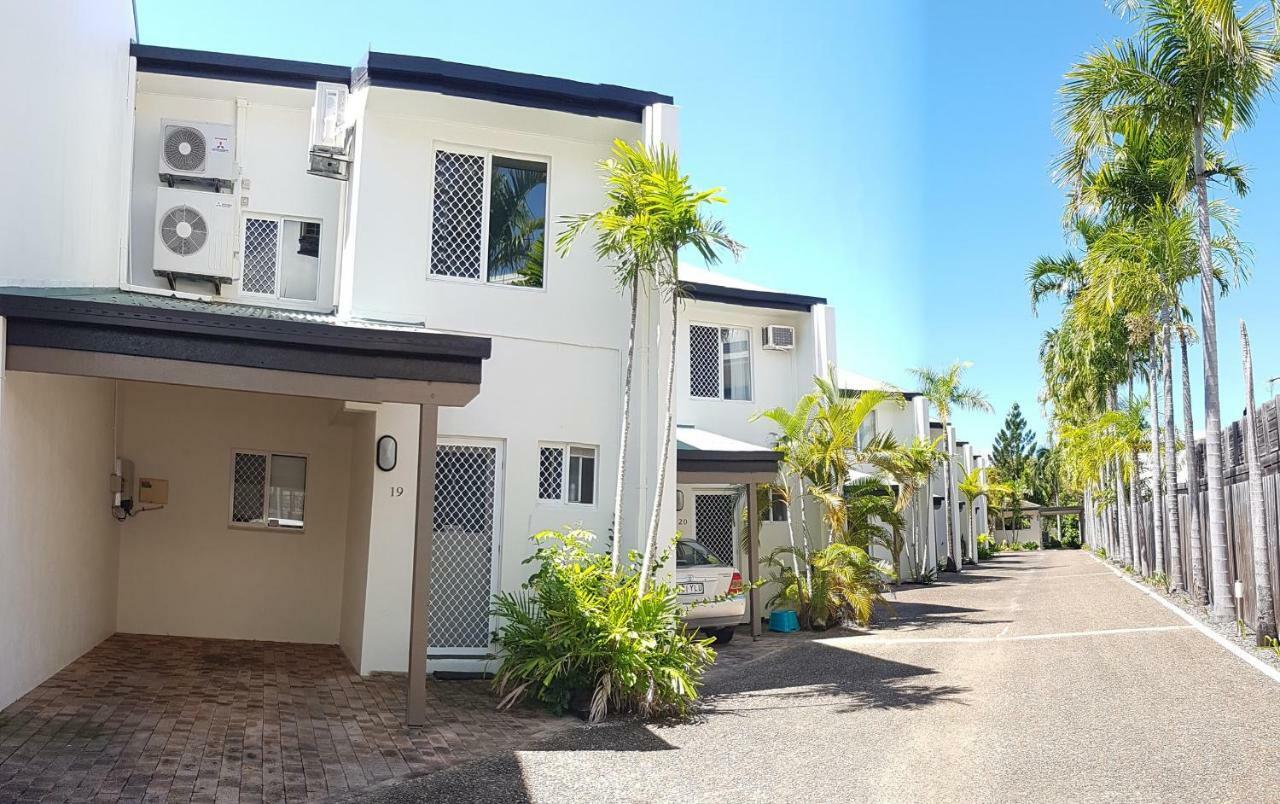 The Shores Holiday Apartments Mackay Exteriör bild